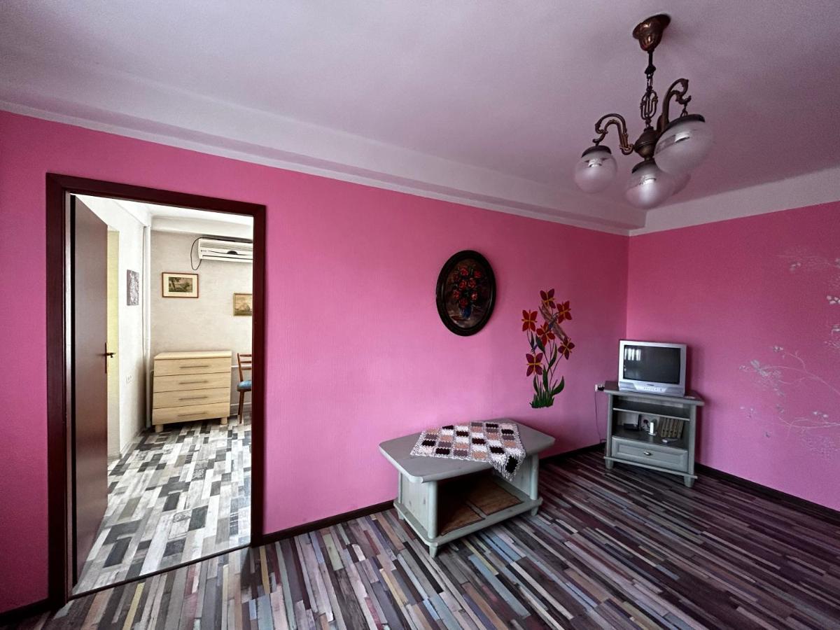 на русановке Apartment *